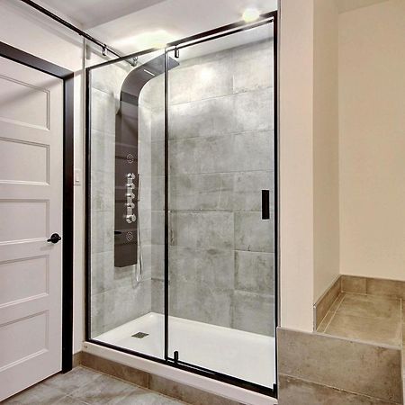 Le Gentleman // Downtown Spacious Condo Квебек Экстерьер фото